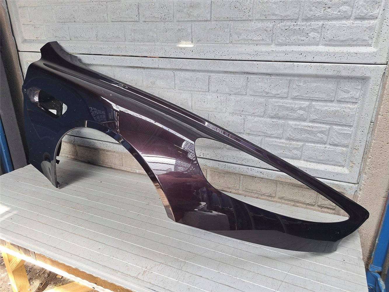 ASTON MARTIN RAPIDE 2010-13 AD43-16005-AA BŁOTNIK PRZEDNI PRAWY ORYGINAŁ (17756009398)