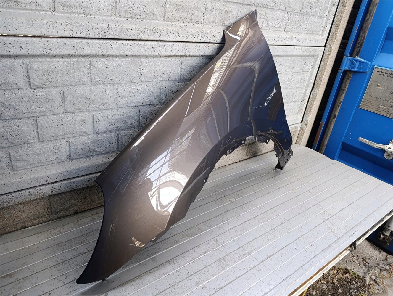 PORSCHE CAYENNE LIFT 7P5 15- BŁOTNIK LEWY ORYGINAŁ (17757640889)