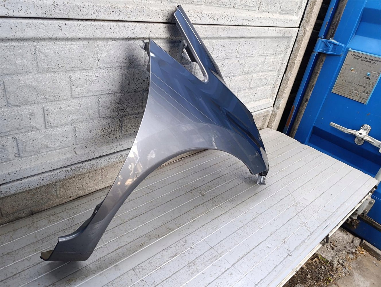 NISSAN NOTE 2 II 2013- BŁOTNIK PRZEDNI PRAWY ORYGINAŁ (17757645013)