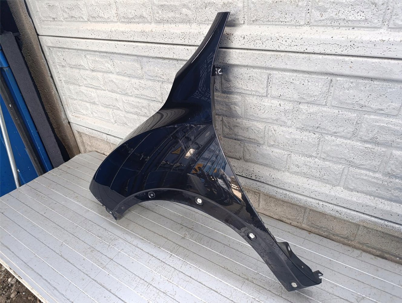 NISSAN JUKE 14-19 LIFT BŁOTNIK LEWY PRZEDNI ORYGINAŁ (17757684597)