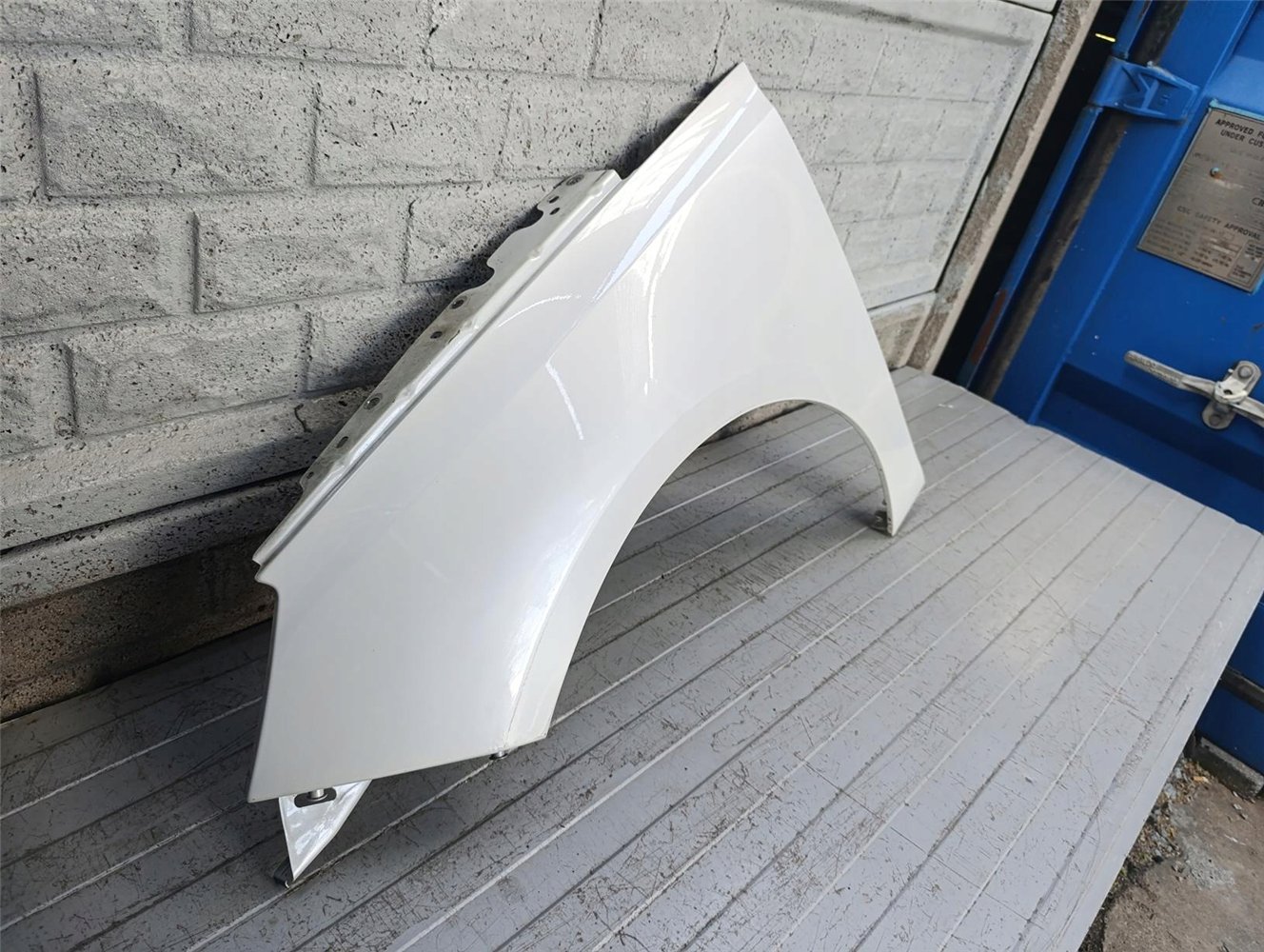 PEUGEOT 308 T9 2014-2020 BŁOTNIK LEWY PRZÓD ORYGINAŁ (17757699908)