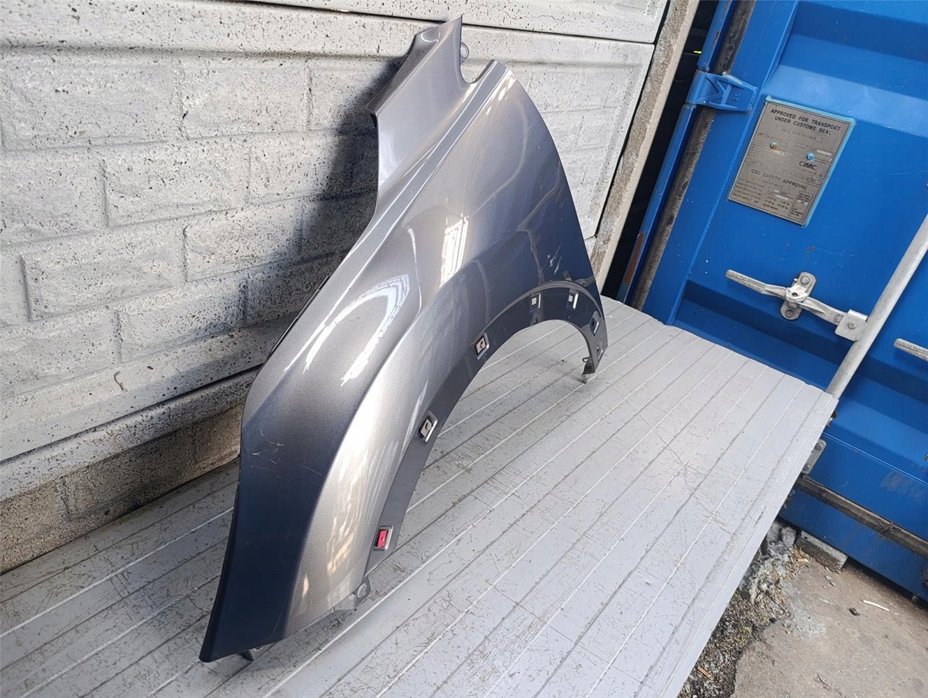 KIA STONIC BŁOTNIK LEWY PRZEDNI ORYGINAŁ (17757707361)