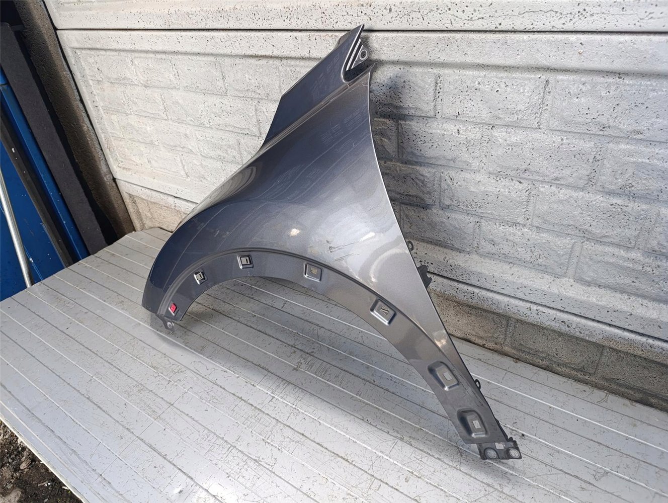 KIA STONIC BŁOTNIK LEWY PRZEDNI ORYGINAŁ (17757707361)