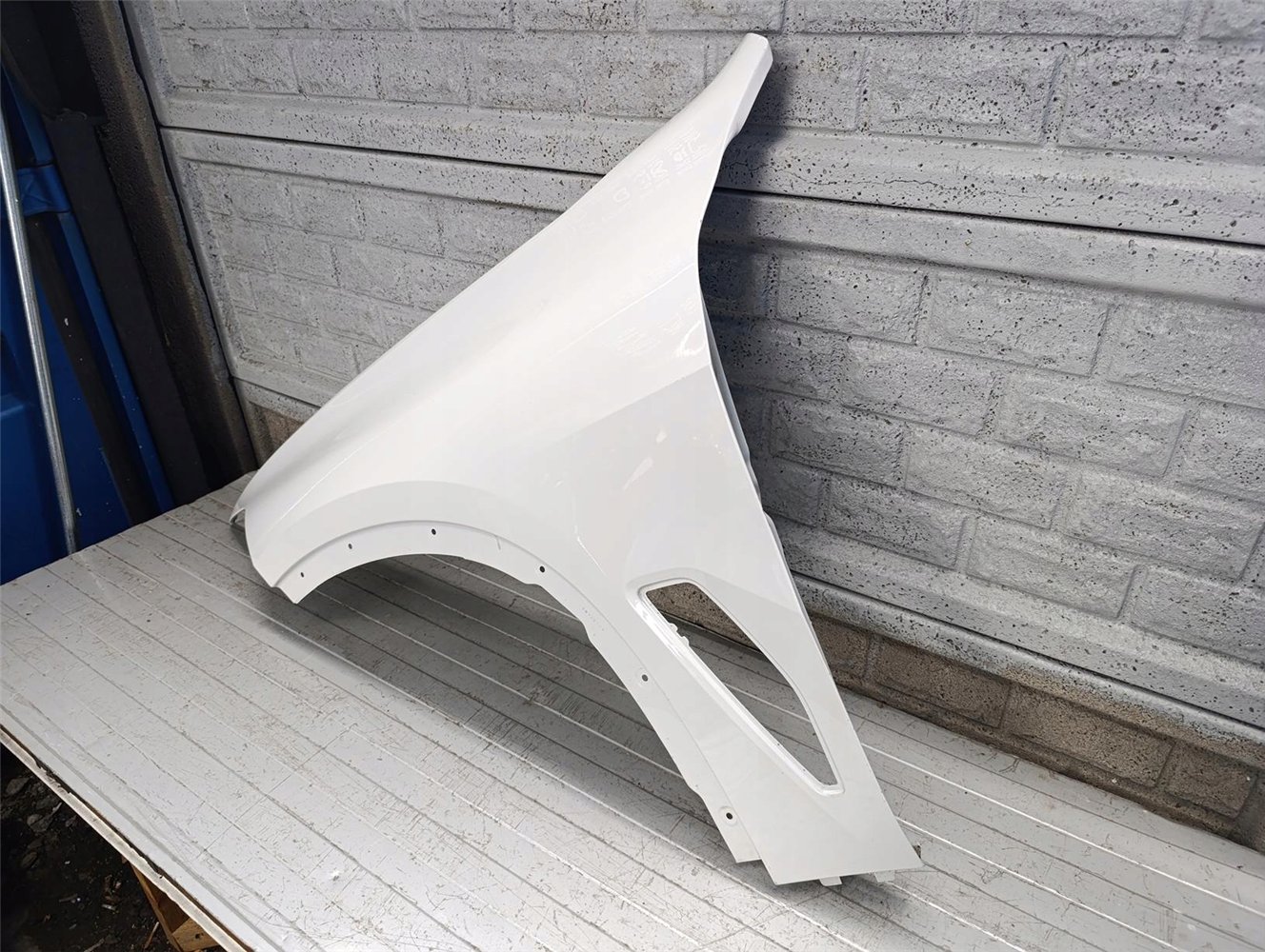 BMW X5 G05 2019-2025 BŁOTNIK PRZEDNI LEWY ORYGINAŁ (17760567960)