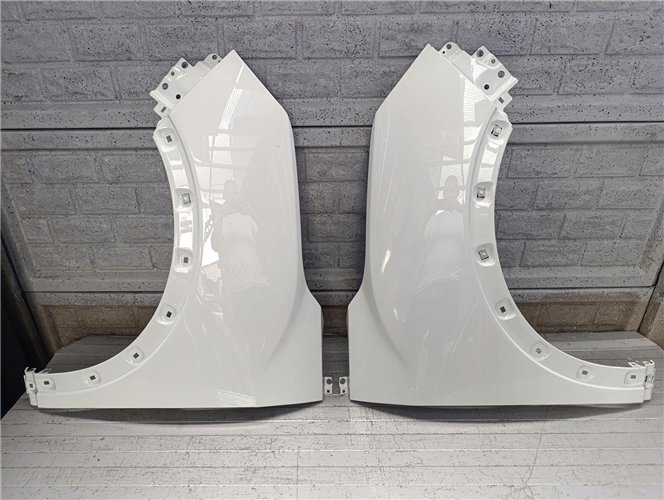 SSANGYONG TIVOLI LIFT 19- BŁOTNIK PRAWY LEWY PRZEDNI ORYGINAŁ (17760579966)