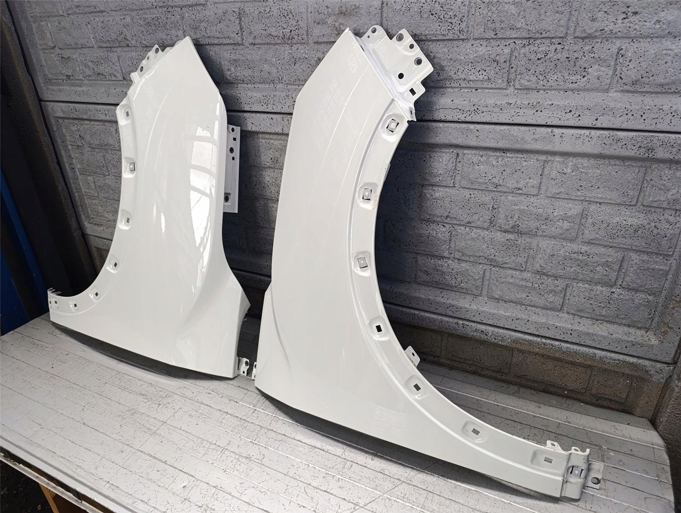 SSANGYONG TIVOLI LIFT 19- BŁOTNIK PRAWY LEWY PRZEDNI ORYGINAŁ (17760579966)