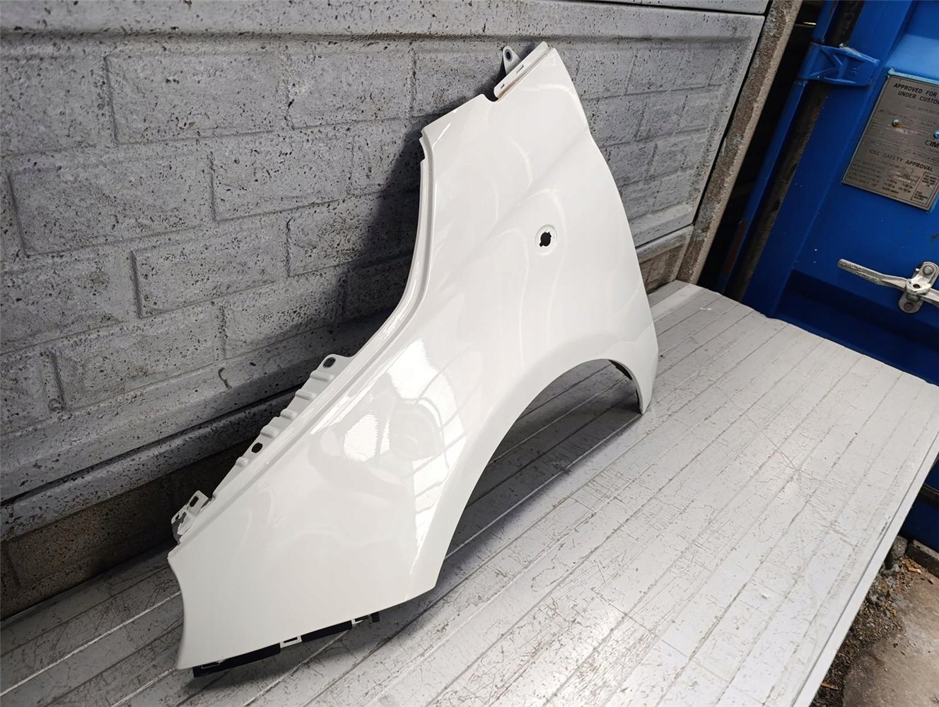 FIAT 500 2007-2017 BŁOTNIK LEWY PRZEDNI ORYGINAŁ (17760581841)