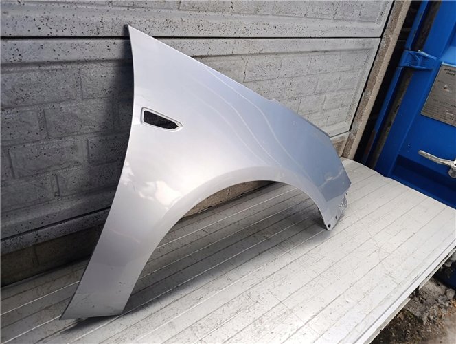 BŁOTNIK PRAWY PRZEDNI OPEL ZAFIRA C 12-18 ORYGINAŁ (17760584333)