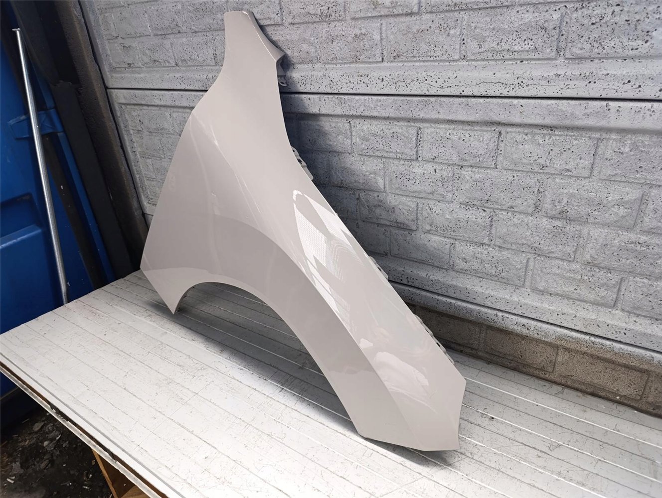 BMW X3 G45 2024- BŁOTNIK PRAWY PRZEDNI ORYGINAŁ (17760587270)