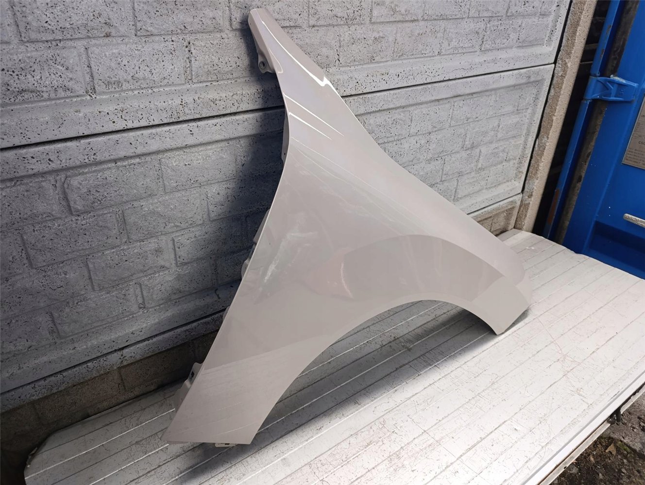 BMW X3 G45 2024- BŁOTNIK PRAWY PRZEDNI ORYGINAŁ (17760587270)