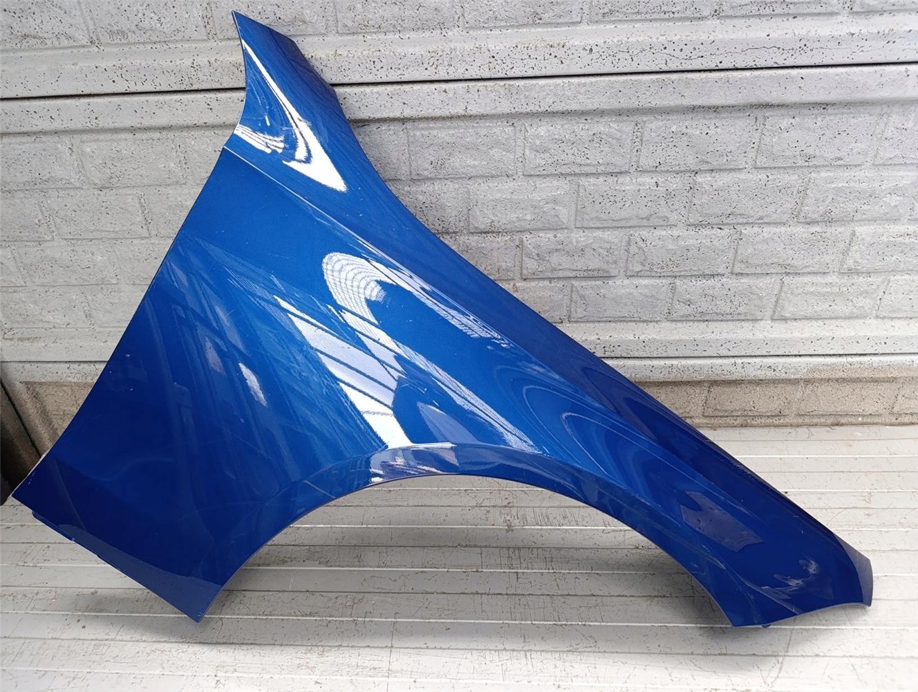 MERCEDES CLE C236 A236 23- BŁOTNIK PRAWY ORYGINAŁ (17760595709)