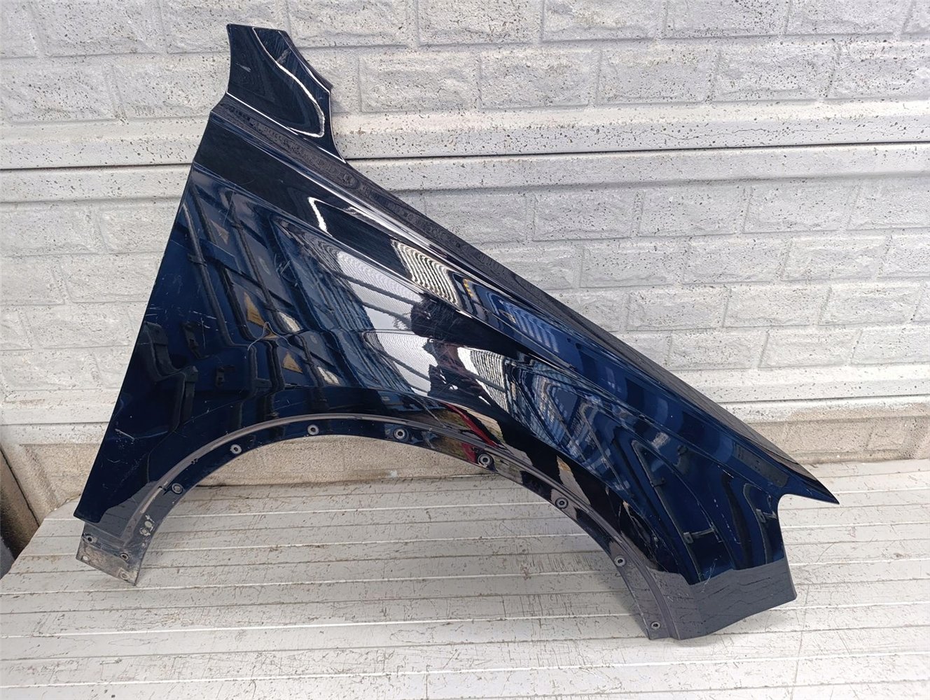 BŁOTNIK PRZEDNI PRAWY AUDI Q7 4M 15- (17763355477)