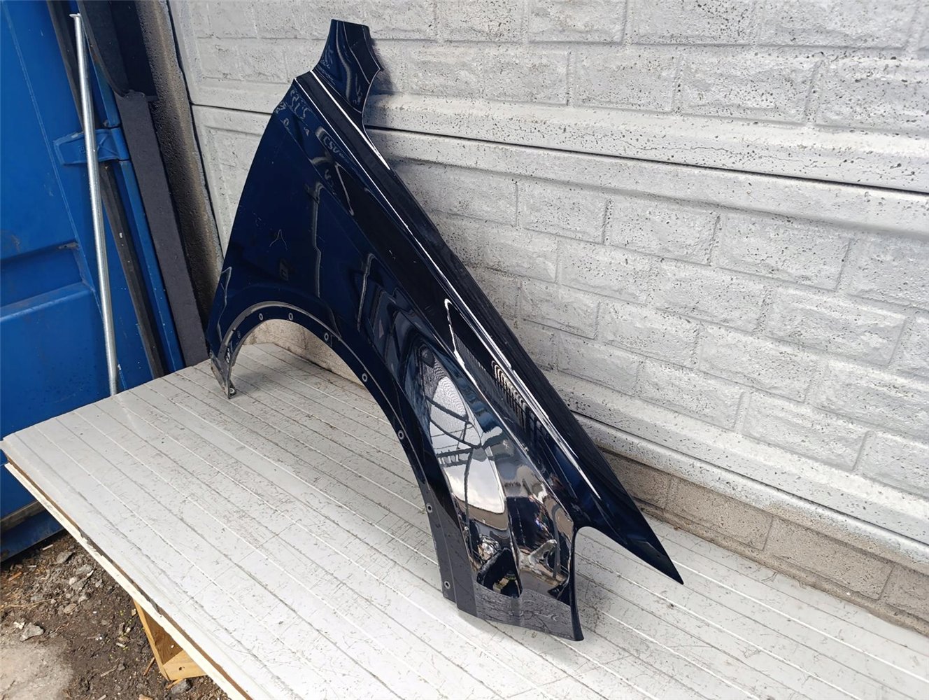 BŁOTNIK PRZEDNI PRAWY AUDI Q7 4M 15- (17763355477)