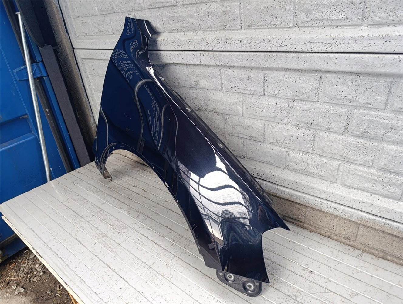 BŁOTNIK PRZEDNI PRAWY VW TOUAREG 7P 2010-2014 ORYGINAŁ (17763364806)