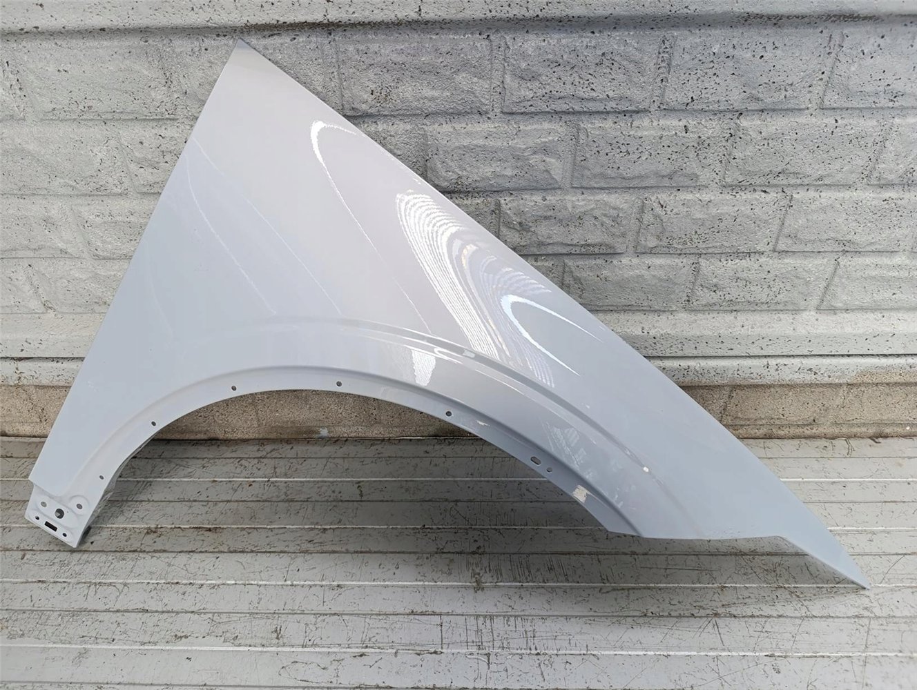 POLESTAR 2 BŁOTNIK PRZEDNI PRAWY ORYGINAŁ (17763371426)