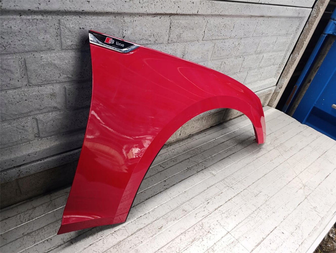 AUDI A5 8W6 F5 16-24 BŁOTNIK PRAWY PRZEDNI ORYGINAŁ (17763375620)