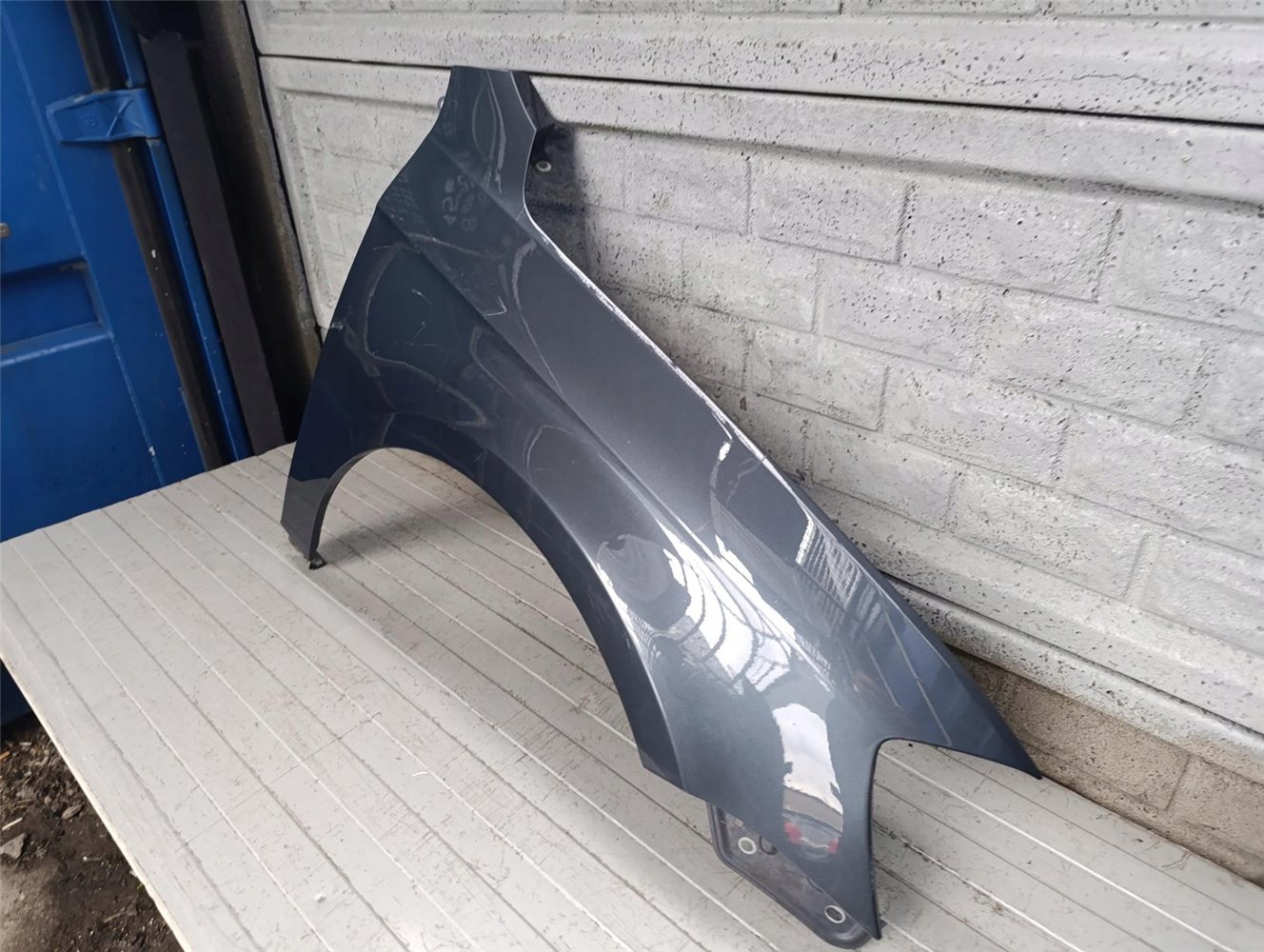 BŁOTNIK PRZEDNI PRAWY VW PASSAT B7 2010 - 2017 ORYGINAŁ (17770075351)