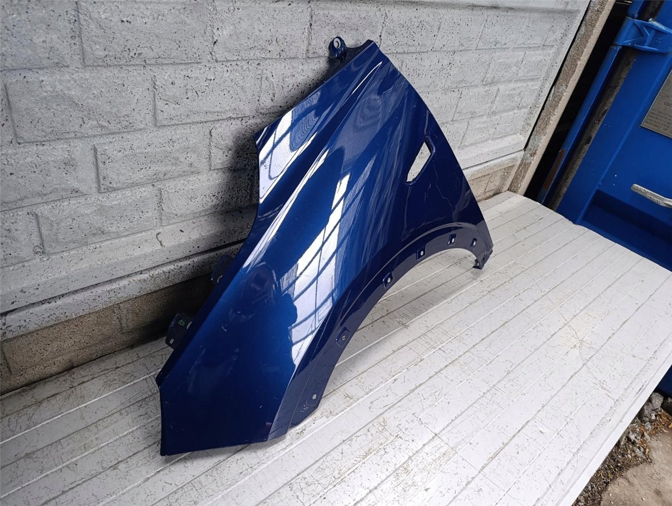 OPEL CROSSLAND X 2018-2024 BŁOTNIK PRZEDNI LEWY ORYGINAŁ (17770083252)