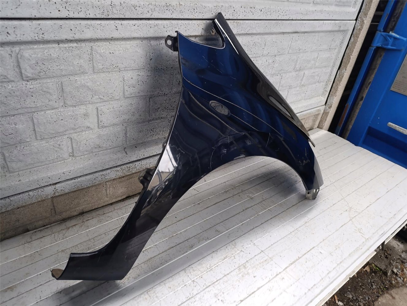 TOYOTA AURIS 1 I 06-10 BŁOTNIK PRZEDNI PRAWY ORYGINAŁ (17770089437)