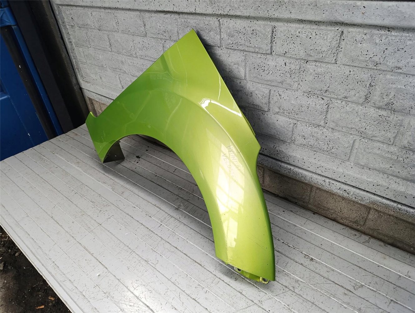 HYUNDAI VELOSTER 11- BŁOTNIK PRZEDNI PRAWY ORYGINAŁ (17770092188)