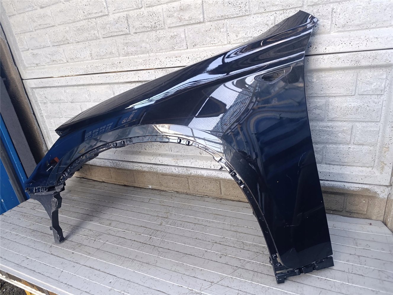 BMW X6 E71 2007–2014 BŁOTNIK PRZEDNI LEWY ORYGINAŁ (17783120272)