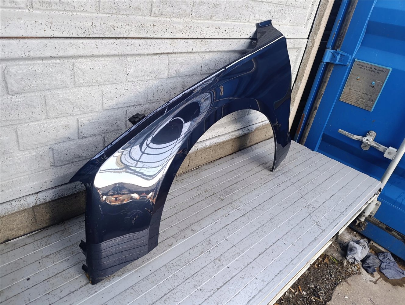 AUDI A8 D4 09-17 BŁOTNIK PRZEDNI LEWY ORYGINAŁ (17783136834)