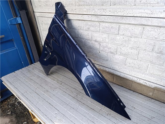 BMW IV 4 F32 F33 F36 BŁOTNIK PRAWY PRZEDNI ORYGINAŁ (17783255363)