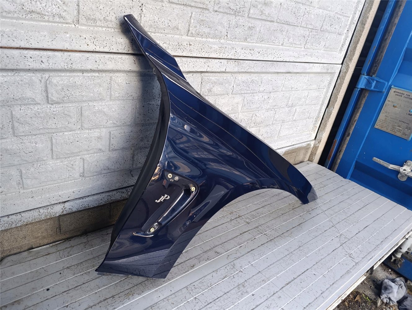 BMW IV 4 F32 F33 F36 BŁOTNIK PRAWY PRZEDNI ORYGINAŁ (17783255363)