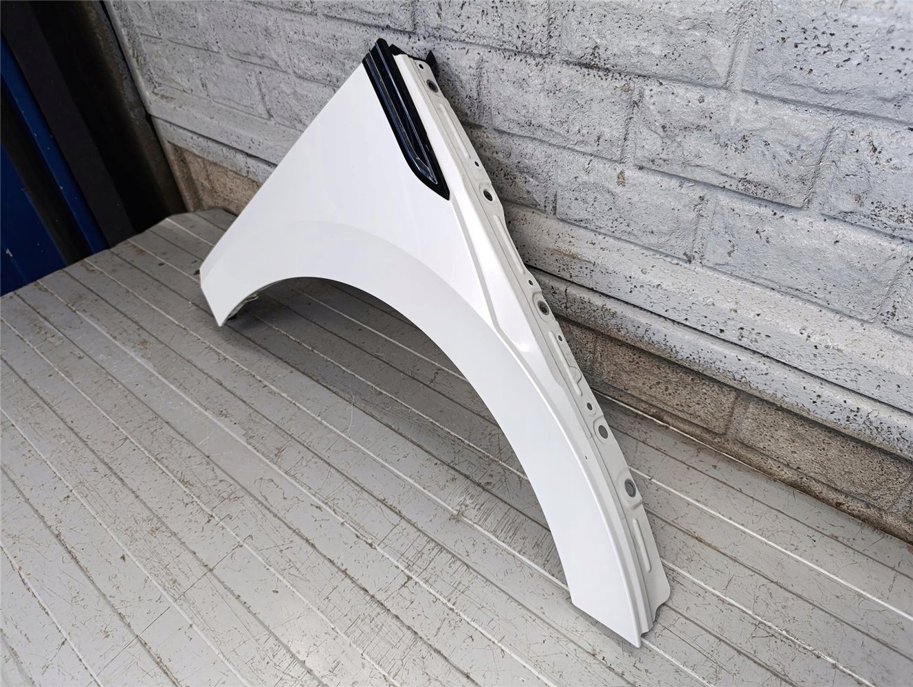 VW ARTEON BŁOTNIK PRAWY PRZEDNI ORYGINAŁ (17783419726)