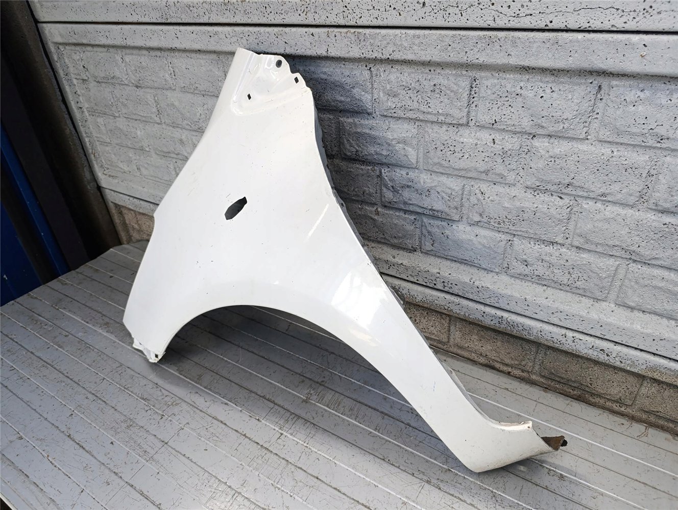 TOYOTA YARIS 2 II 05-12 BŁOTNIK LEWY PRZÓD ORYGINAŁ (17783448143)