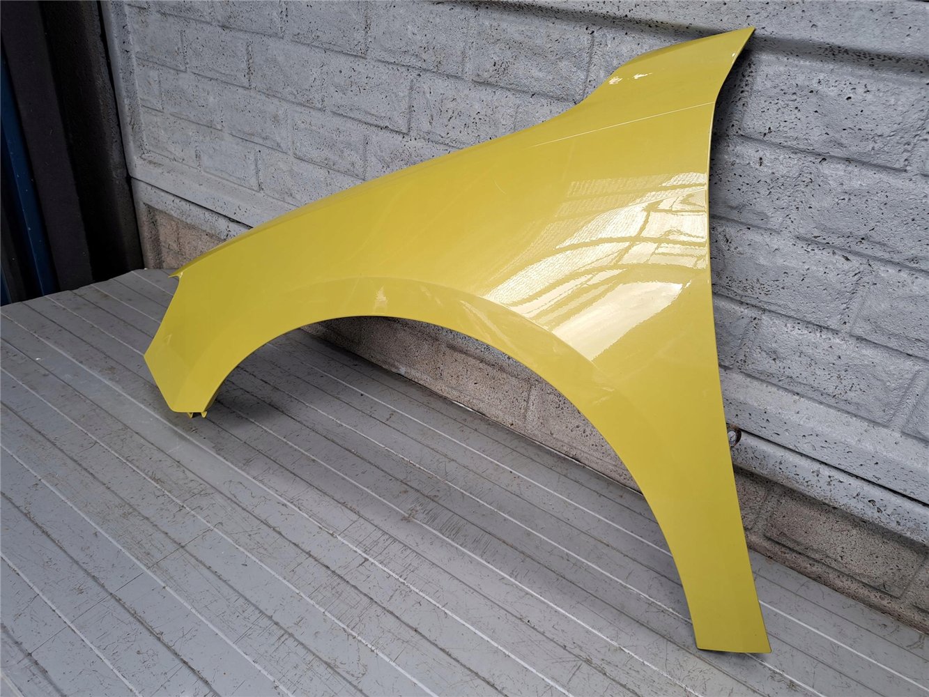 AUDI A1 82A 2019 - 2024 BŁOTNIK PRZEDNI LEWY ORYGINAŁ (17783501663)