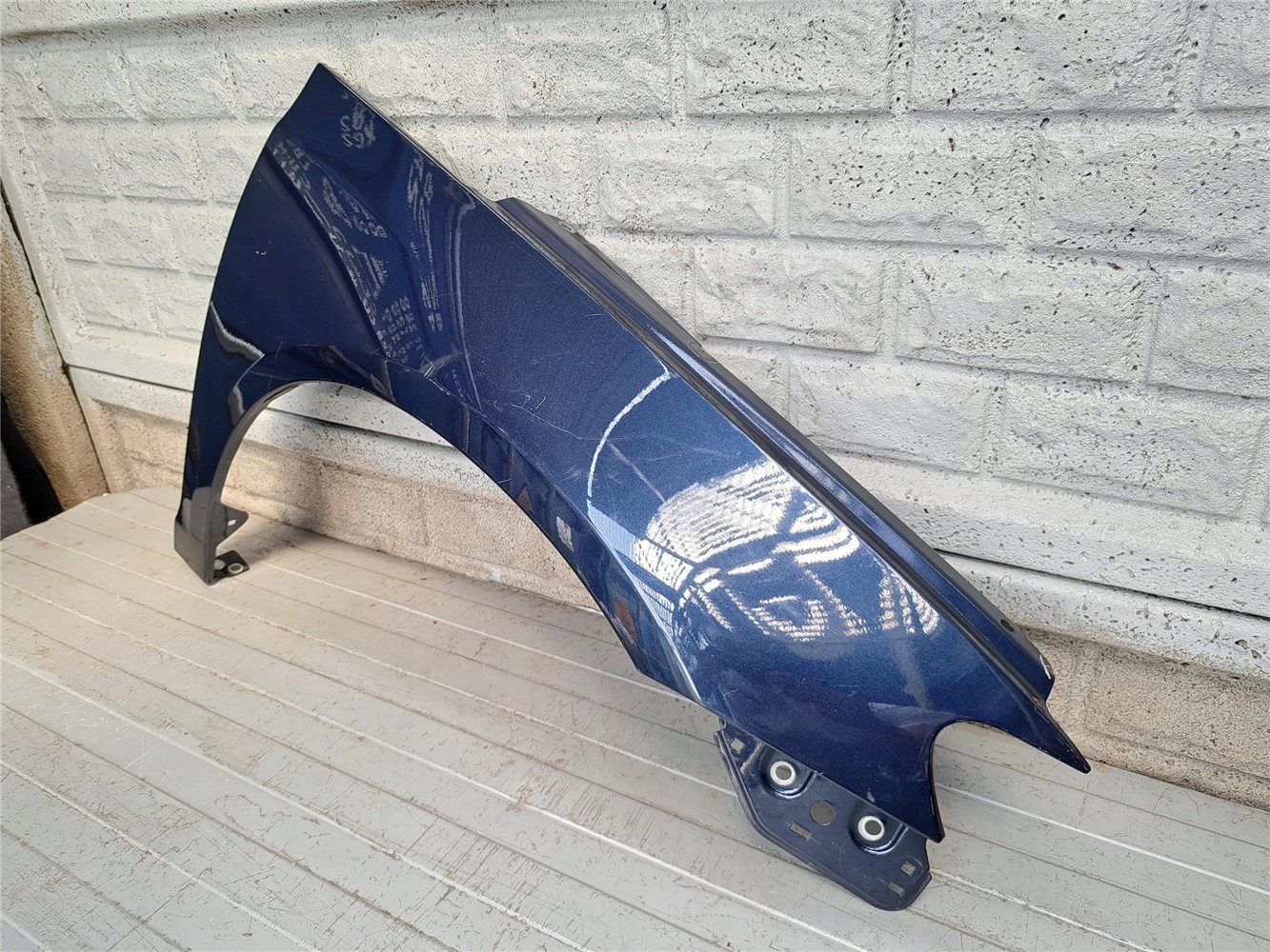 VW SCIROCCO BŁOTNIK PRZEDNI PRAWY ORYGINAŁ (17783532455)