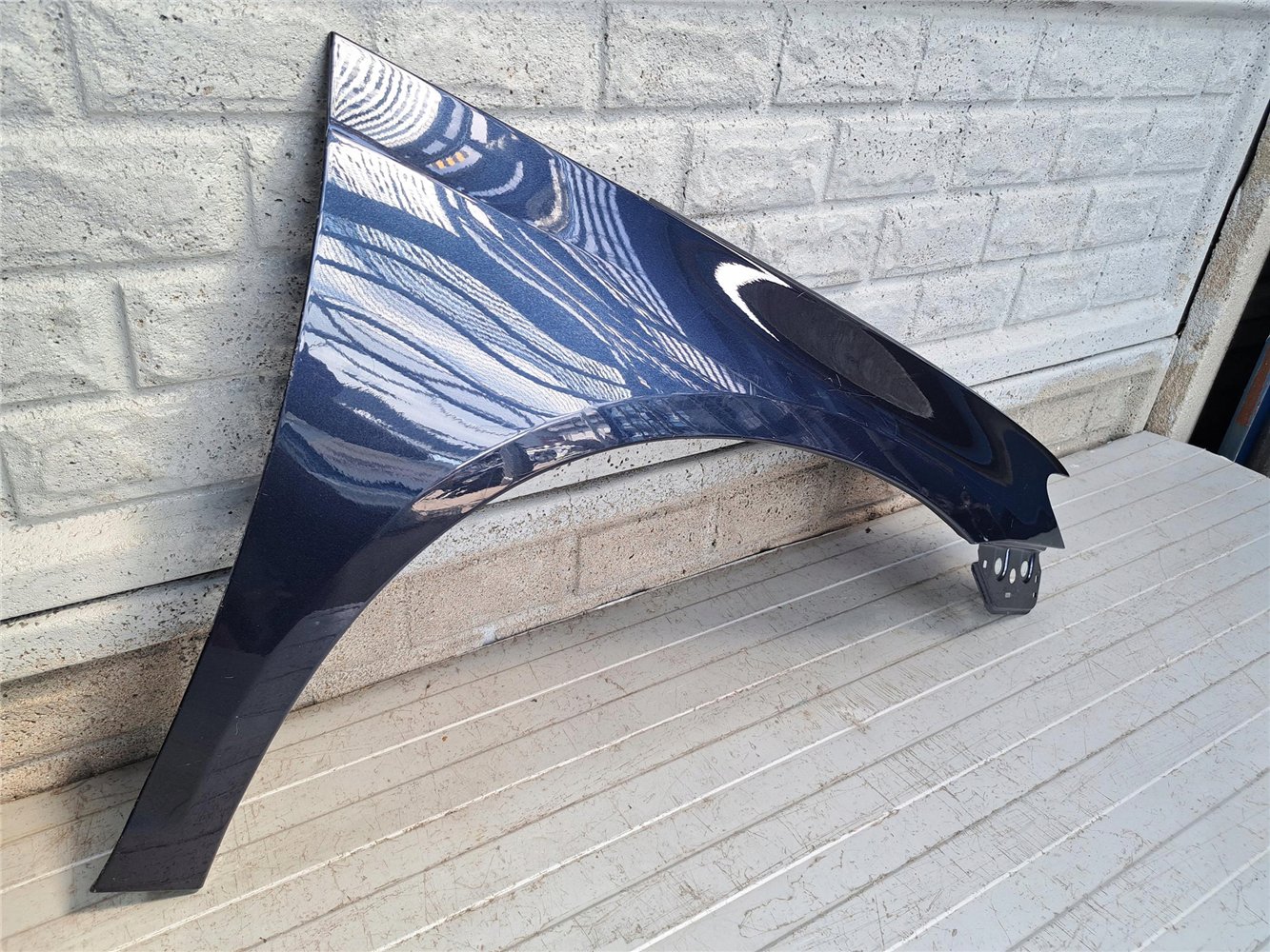 VW SCIROCCO BŁOTNIK PRZEDNI PRAWY ORYGINAŁ (17783532455)