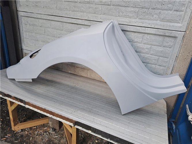 FERRARI 812 SUPERFAST ĆWIARTKA TYLNA 812RH TYLNY BŁOTNIK PRAWY (17783597040)