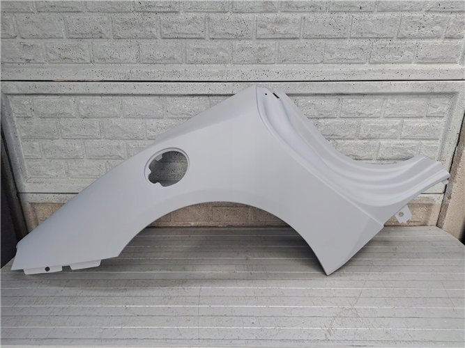 FERRARI PORTOFINO TYLNY BŁORNIK TYLNIA ĆWIARTKA NOWA ORGINALNA (17783623672)