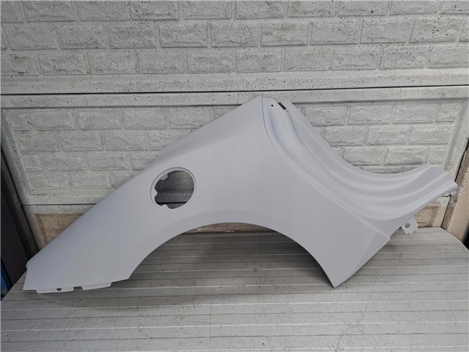 FERRARI PORTOFINO TYLNY BŁORNIK TYLNIA ĆWIARTKA NOWA ORGINALNA (17783623672)