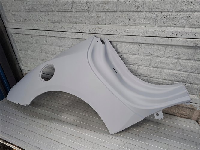 FERRARI PORTOFINO TYLNY BŁORNIK TYLNIA ĆWIARTKA NOWA ORGINALNA (17783623672)