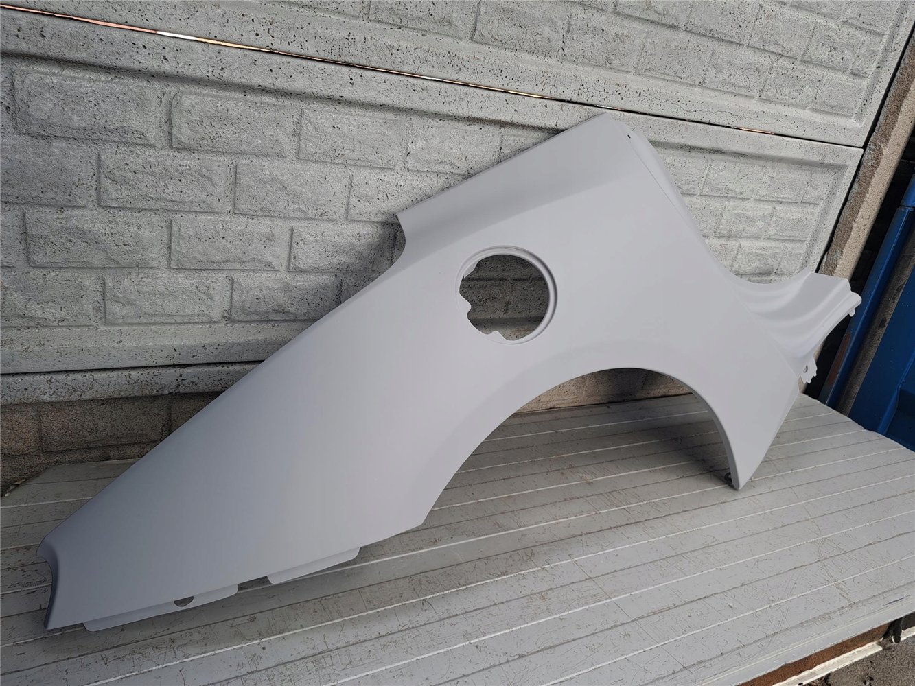 FERRARI PORTOFINO TYLNY BŁORNIK TYLNIA ĆWIARTKA NOWA ORGINALNA (17783623672)