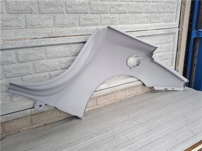 FERRARI PORTOFINO TYLNY BŁORNIK TYLNIA ĆWIARTKA NOWA ORGINALNA (17783623672)