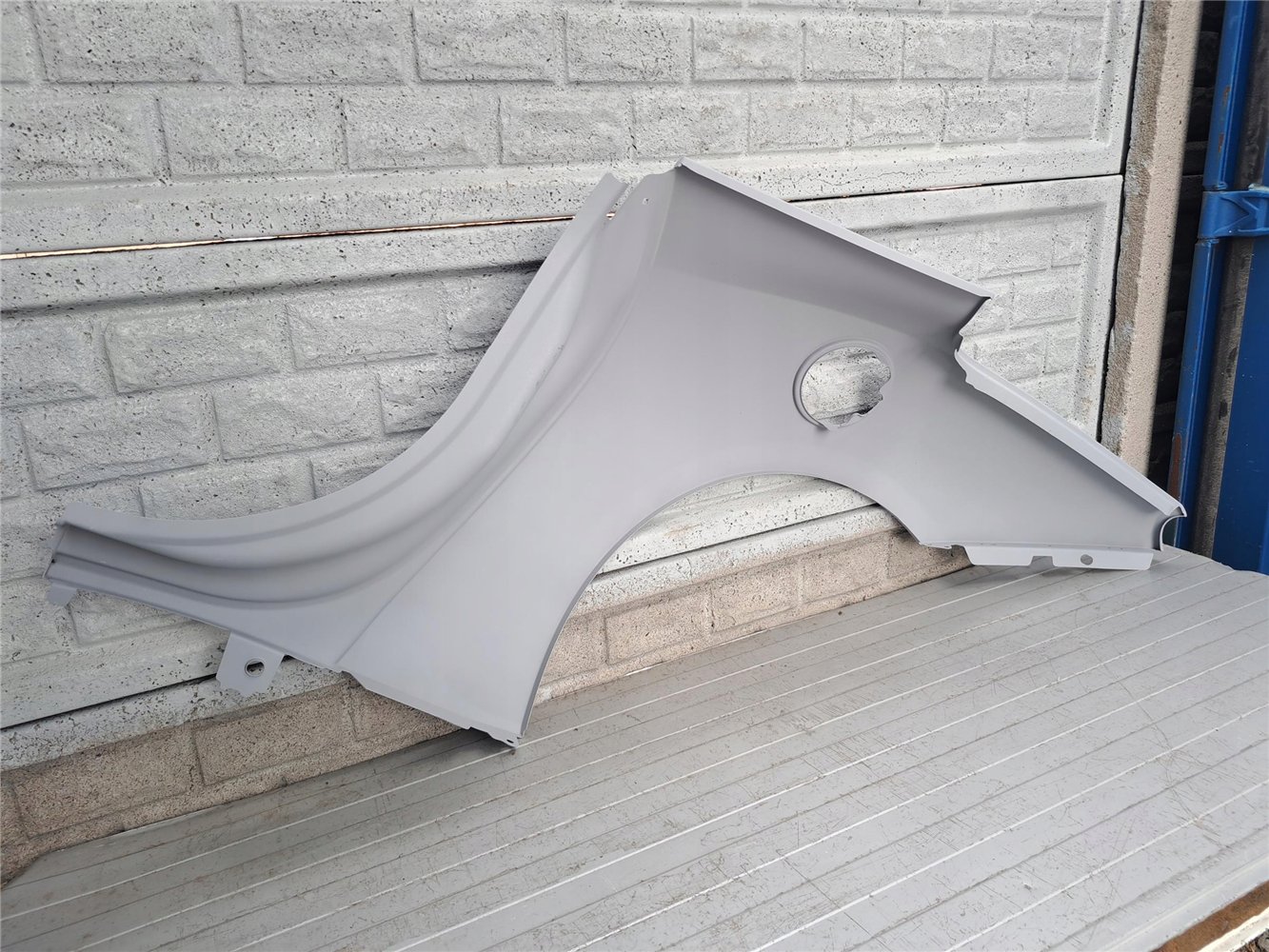 FERRARI PORTOFINO TYLNY BŁORNIK TYLNIA ĆWIARTKA NOWA ORGINALNA (17783623672)