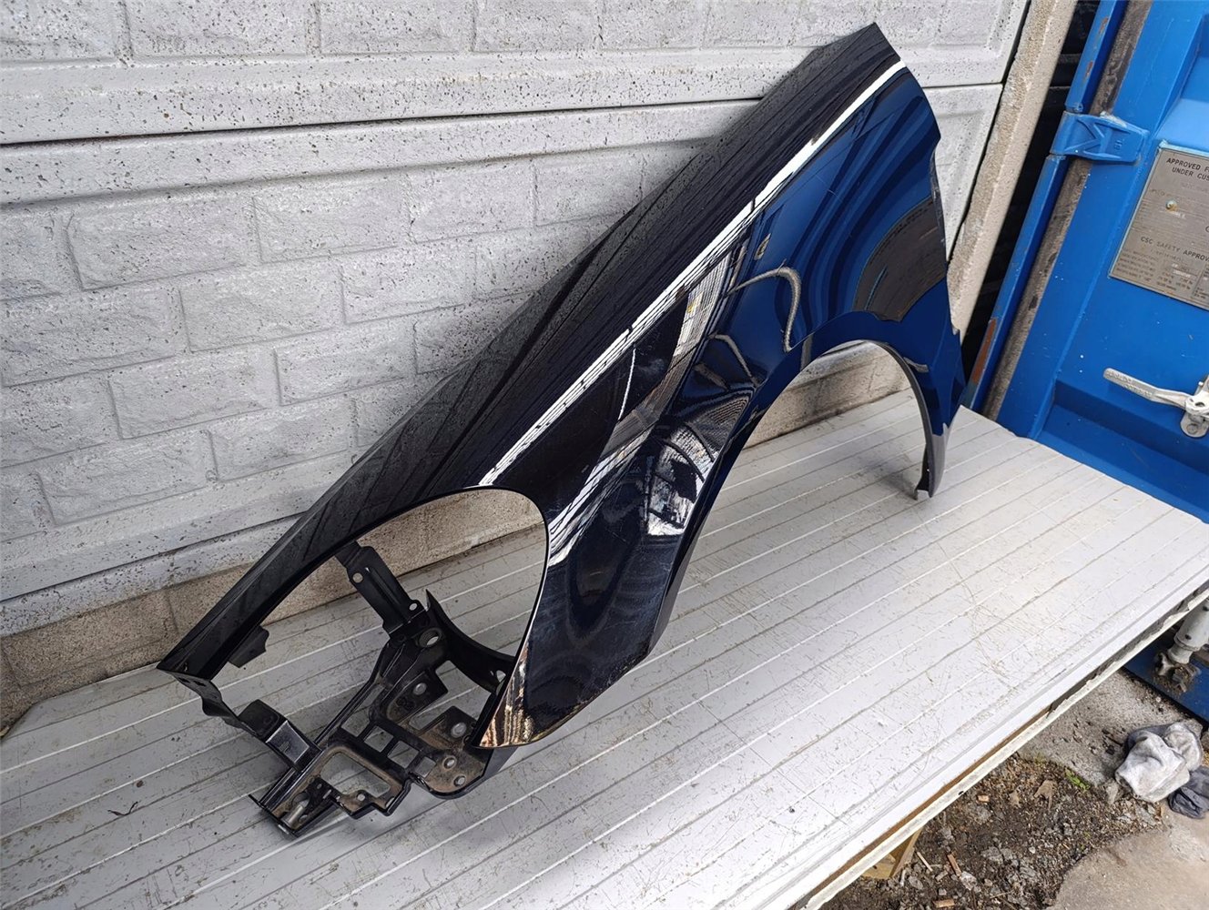 PORSCHE PANAMERA 971 BŁOTNIK LEWY PRZEDNI ORYGINAŁ (17787815501)