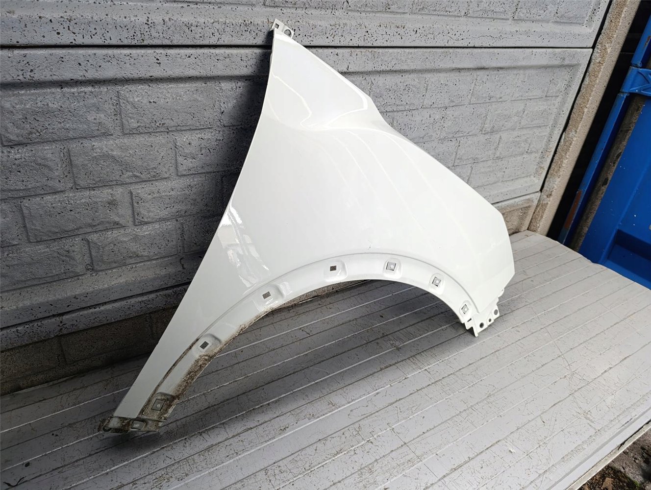 SSANGYONG TIVOLI LIFT 19- BŁOTNIK PRAWY PRZEDNI ORYGINAŁ (17787837945)