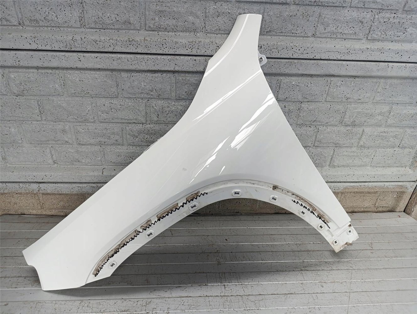 MERCEDES GLB 247 X247 BŁOTNIK LEWY PRZEDNI ORYGINAŁ (17787853776)