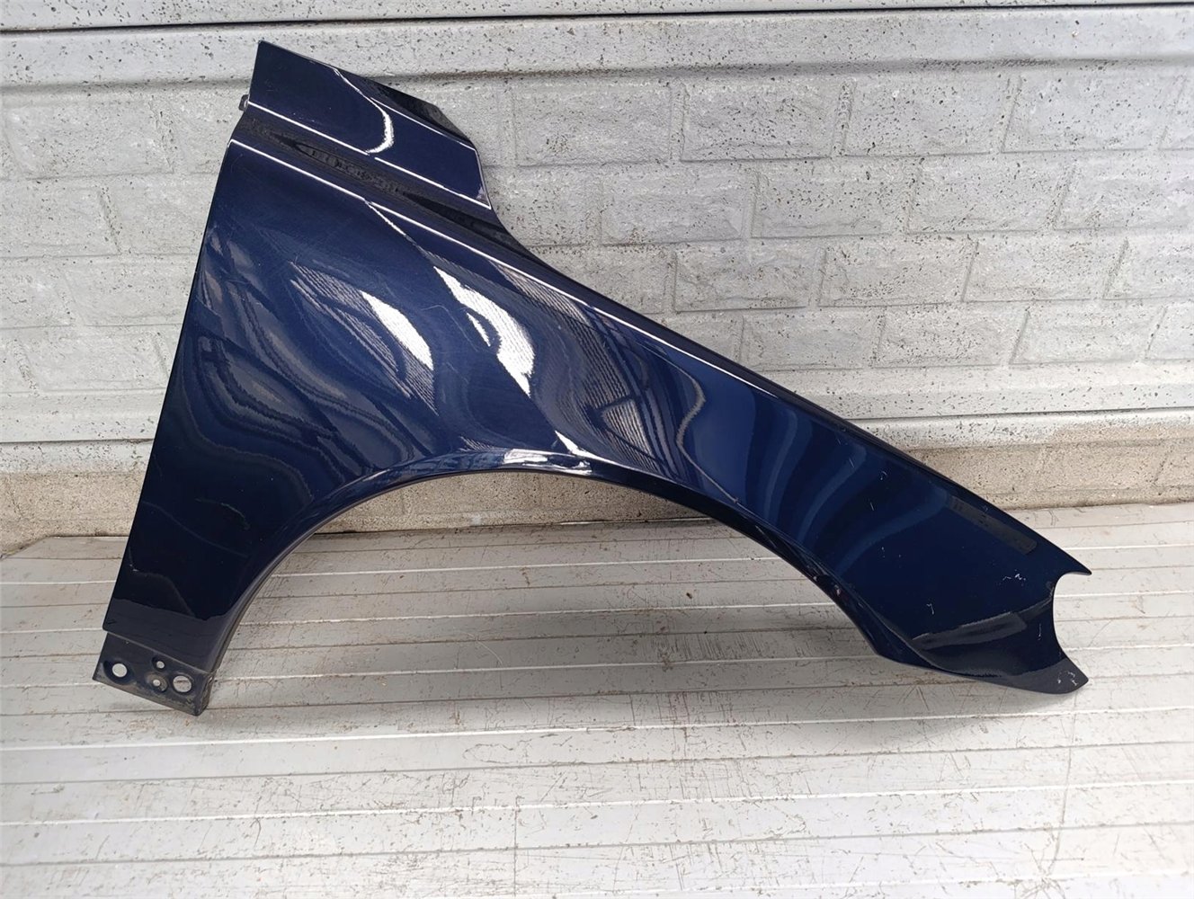 VOLVO S80 V70 2007-2018 BŁOTNIK PRAWY PRZEDNI ORYGINAŁ (17787958671)