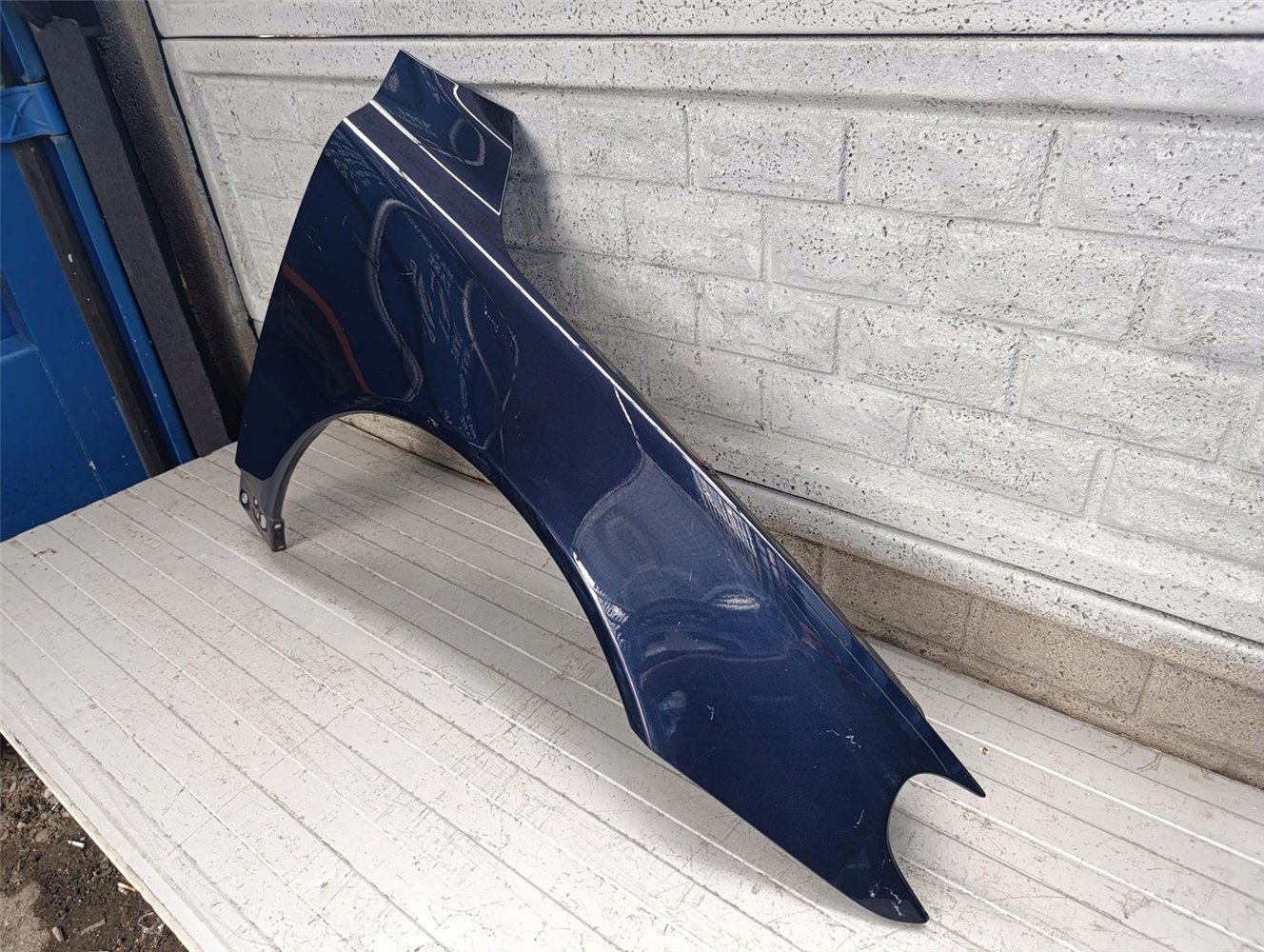 VOLVO S80 V70 2007-2018 BŁOTNIK PRAWY PRZEDNI ORYGINAŁ (17787958671)