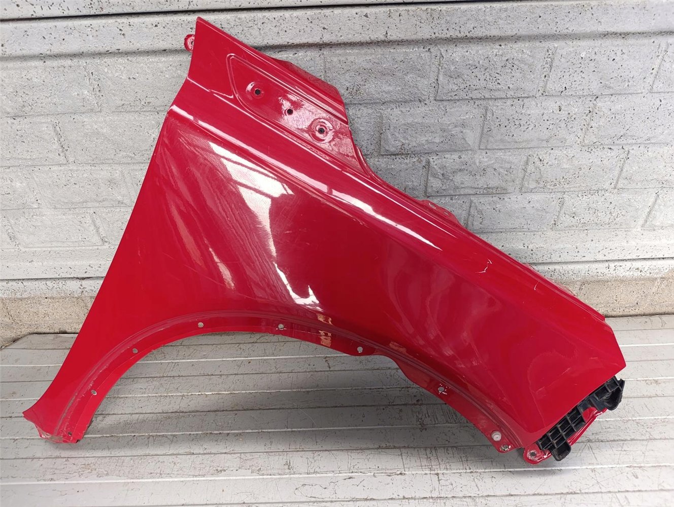 BŁOTNIK PRZEDNI PRAWY SUZUKI VITARA 2015- ORYGINAŁ (17788221768)