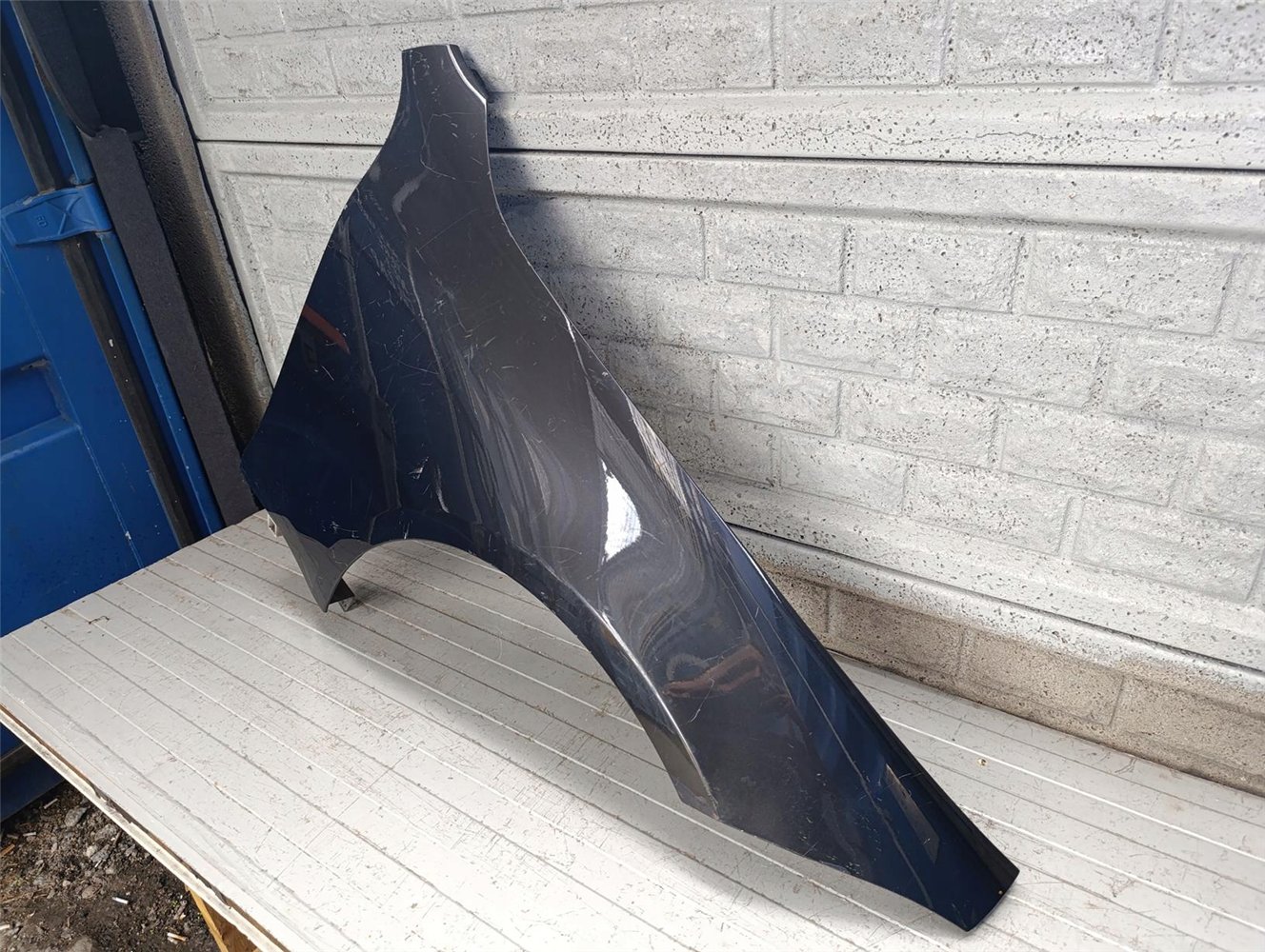 MERCEDES CLS W257 W 257 BŁOTNIK PRZEDNI PRAWY ORYGINAŁ (17788226527)