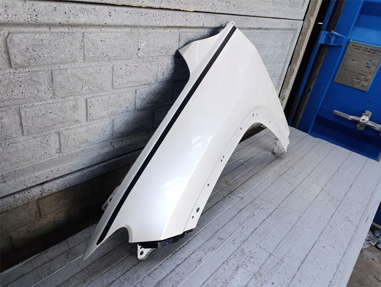 JEEP COMPASS 2017-2024 LIFT BŁOTNIK LEWY PRZÓD ORYGINAŁ (17790507898)