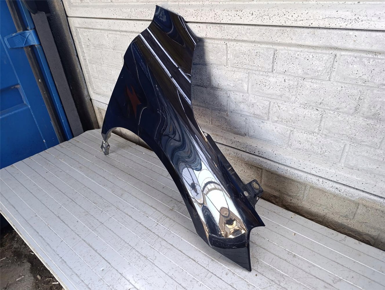 VOLVO XC60 XC-60 08-17 BŁOTNIK PRAWY PRZEDNI ORYGINAŁ (17790520728)