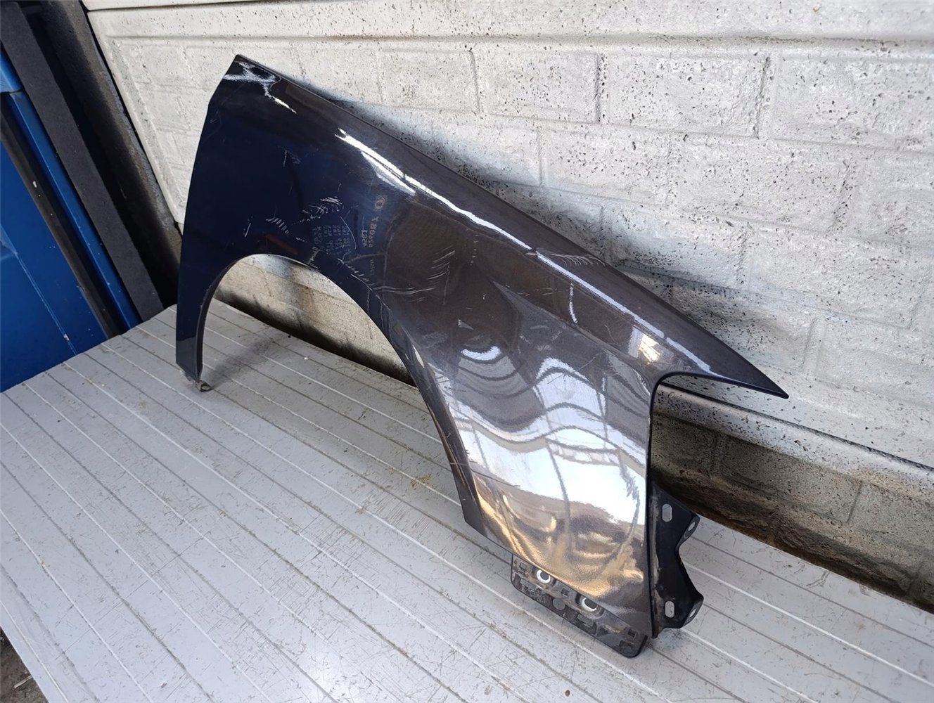 VW PASSAT B6 2005-2010 BŁOTNIK PRAWY PRZEDNI ORYGINAŁ (17790527307)